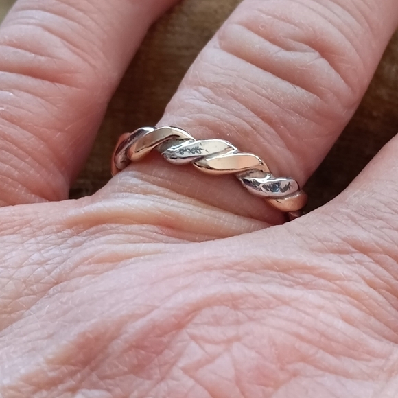 Gold and Silver Tone Twisted Band - Picture 4 of 7
